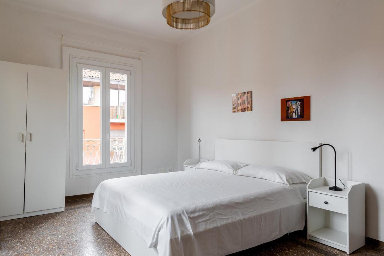 Alessandrini Apartment Alla Finestrella By Wonderful Italy Болоня Екстериор снимка